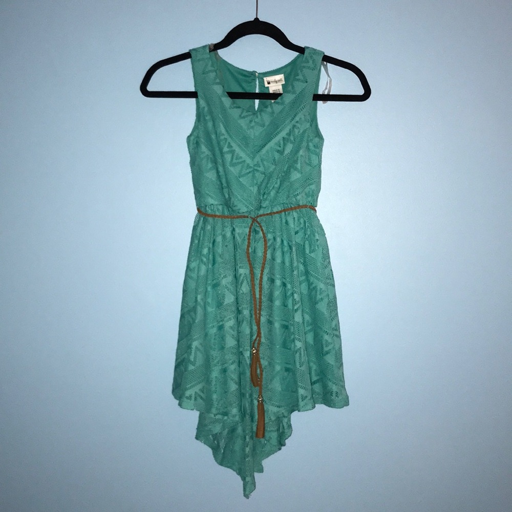lace torquise dress with light brown belt